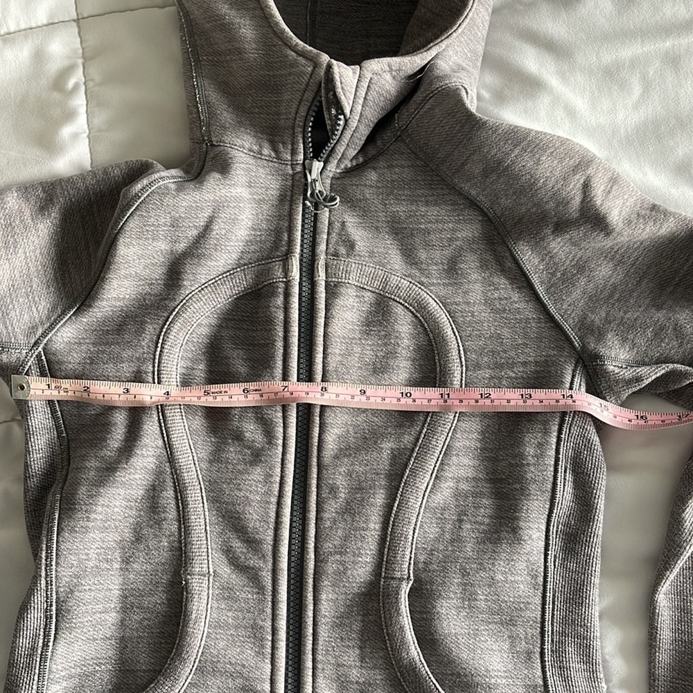 Lululemon Jacket - Picture 5 of 5